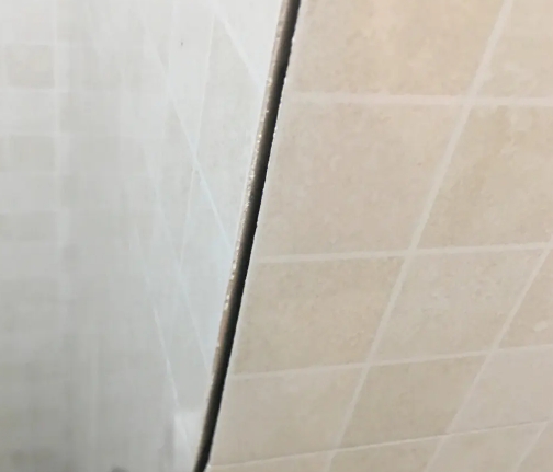 增城瓷砖空鼓维修公司分享阳台瓷砖脱落的修复过程可以分为以下几个步骤
